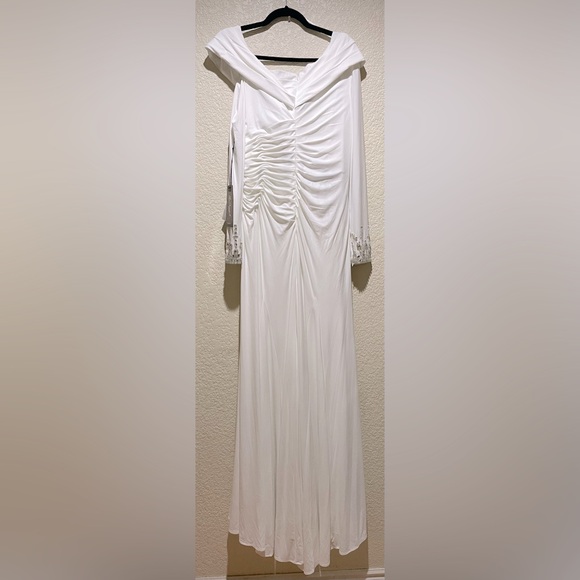 NWT Mac Duggal Beaded Cuff Drop Shoulder Faux Wrap Gown Dress White Size 14 - Picture 7 of 16